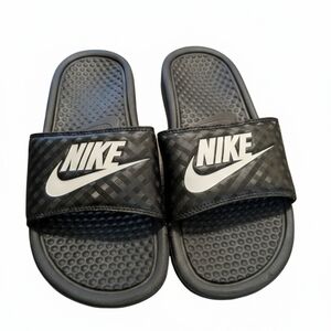 Nike Benassi Just Do It (JDI) slides Size 7
